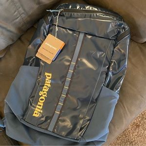 NWT Patagonia Black Hole Pack 25L